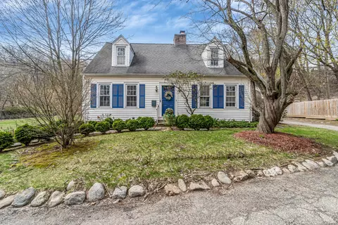 4 Edgehill Rd, Ansonia, CT 06401