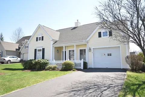 2 Cinnamon Rdg #2, Farmington, CT 06032