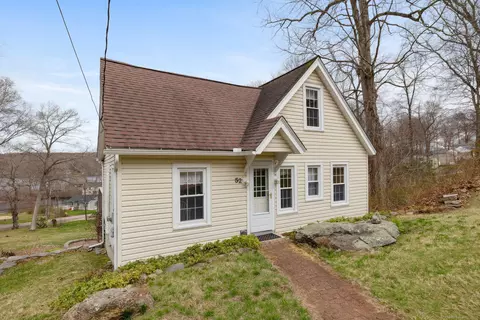 52 Wildwood Rd, Colchester, CT 06415