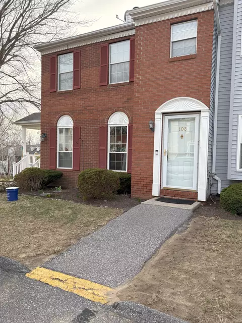 108 Berkshire Oval #108, Torrington, CT 06790