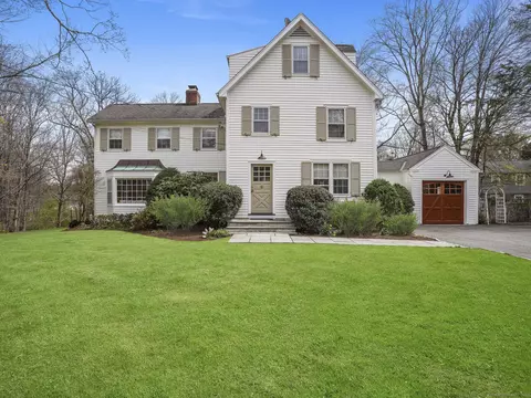 221 Old Kings Hwy N, Darien, CT 06820