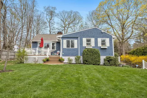 46 Janice Rd, Stamford, CT 06905