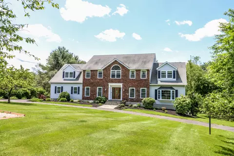 3 Huntington Ln, New Fairfield, CT 06812