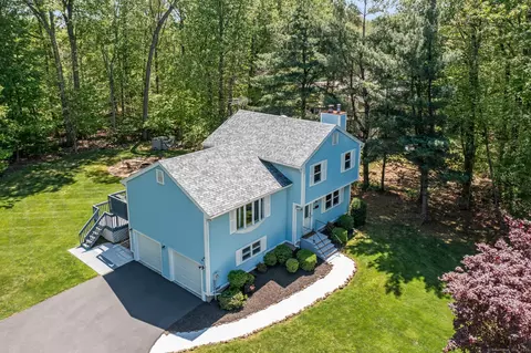 6 Collin Ct, Wallingford, CT 06492