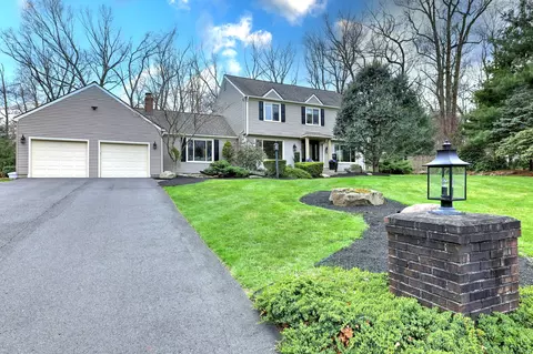 135 Hitchcock Ct, Cheshire, CT 06410