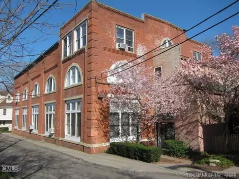 32 Pine St #6, Norwalk, CT 06854