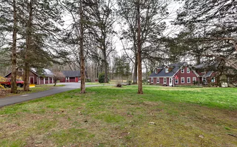 805 E Johnson Ave, Cheshire, CT 06410