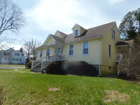 35 Merrimac St, Danbury, CT 06810