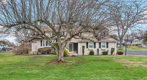 516 Coppermill Rd, Wethersfield, CT 06109