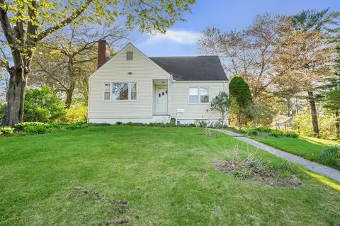 83 Guilford Dr, Trumbull, CT 06611