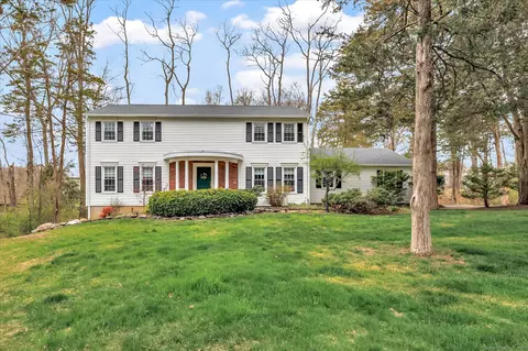 70 Cali Dr, Shelton, CT 06484