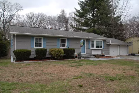 21 Oakwood Dr, Seymour, CT 06483