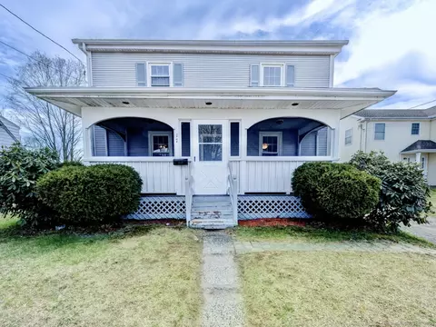 17 Smith St, Windsor Locks, CT 06096