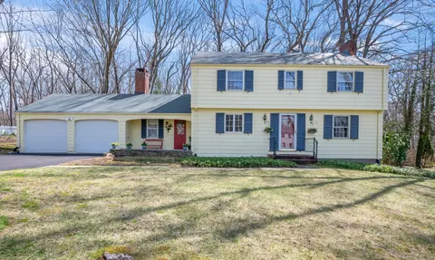 11 Robin Rd, Glastonbury, CT 06033