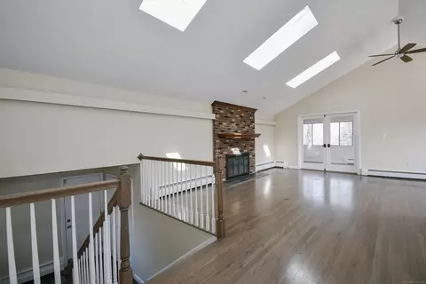 40 Dogwood Dr, New Britain, CT 06052