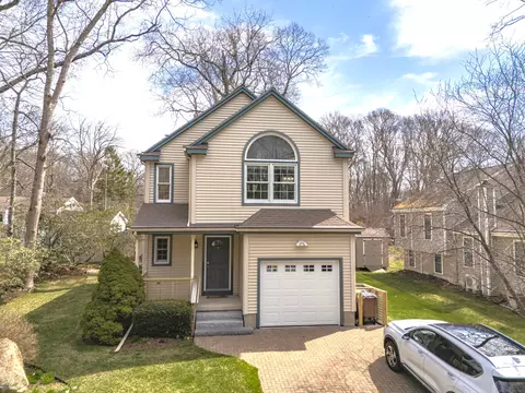 113 Laurelwood Dr, Niantic, CT 06357