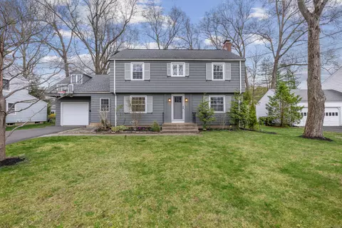 54 Brainard Rd, West Hartford, CT 06117
