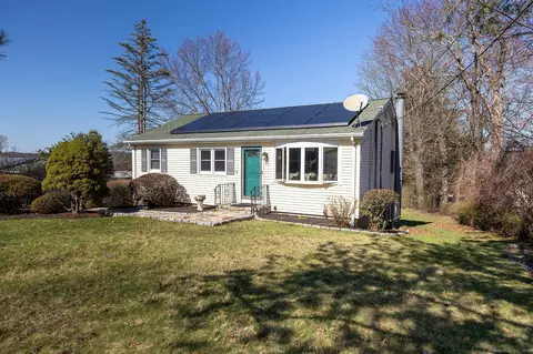 4 Nicholas St, Danbury, CT 06810