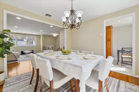 10 Edice Rd, Stamford, CT 06905