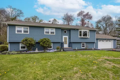 60 Pace Dr, Cheshire, CT 06410