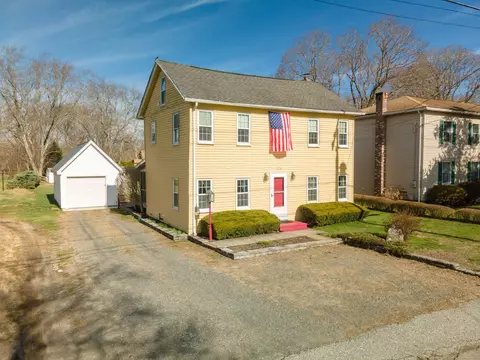 574 Fabyan Rd, North Grosvenor Dale, CT 06255