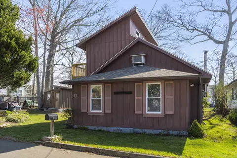 57 Waverly Park Rd, Branford, CT 06405