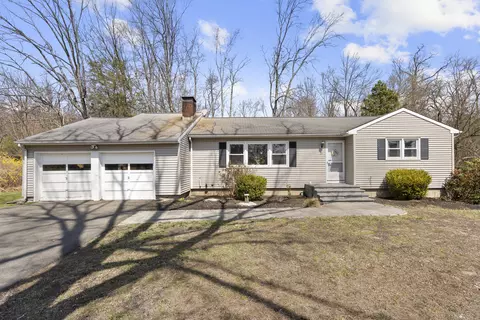 27 Valley Stream Dr, Danbury, CT 06811