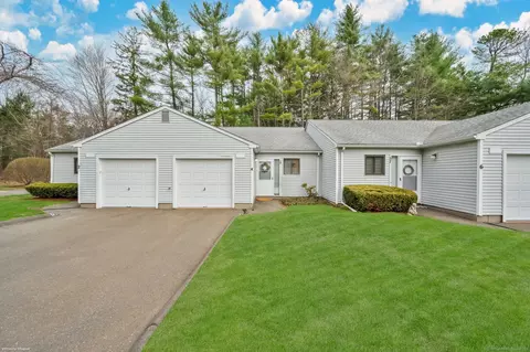 4 Knoll Ln #4, Weatogue, CT 06089