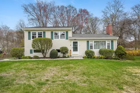 50 Poplar St, Trumbull, CT 06611