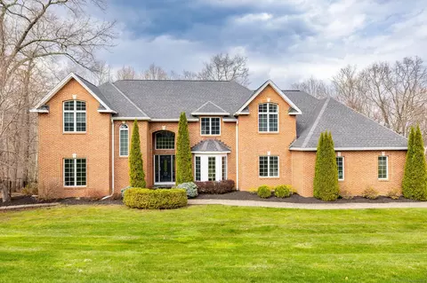 19 Jonathan Dr, Ellington, CT 06029