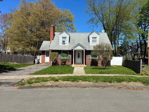 9 Walter Pl, Bristol, CT 06010