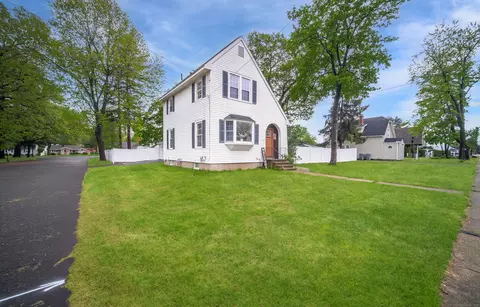 130 Trumbull Ave, Plainville, CT 06062