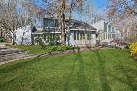60 Deepwood Rd, Easton, CT 06612