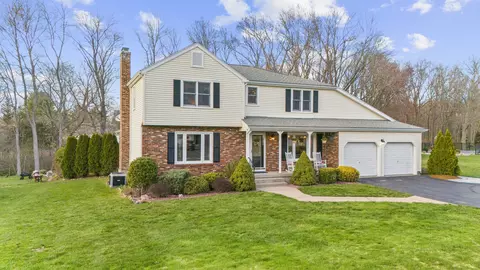 327 Olde Stage Rd, Glastonbury, CT 06033