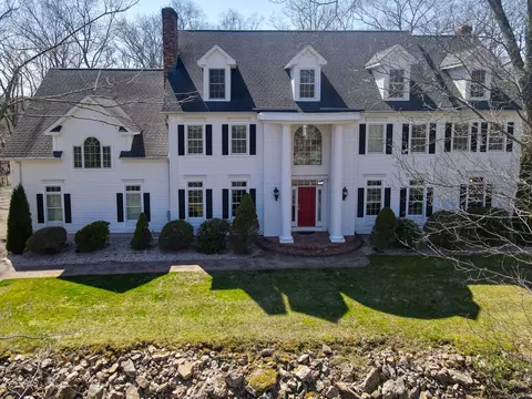 710 Alexander Dr, Guilford, CT 06437