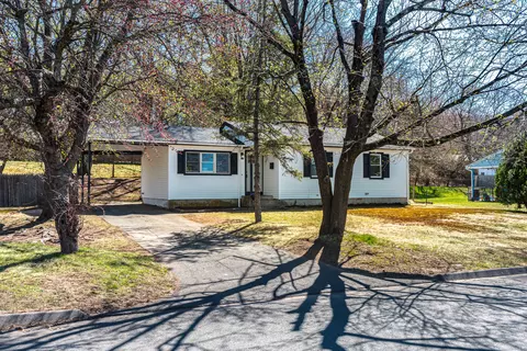 98 Columbia Rd, Enfield, CT 06082
