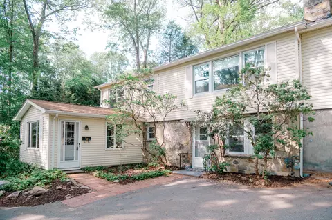 6 Eastwood Rd, Mansfield, CT 06268
