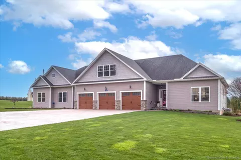 100 N Hill Rd, North Haven, CT 06473