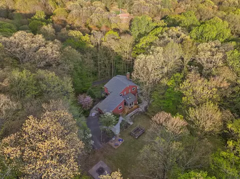 14 Parsons Ln, Redding, CT 06896