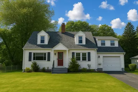 33 Waverly Ave, Portland, CT 06480
