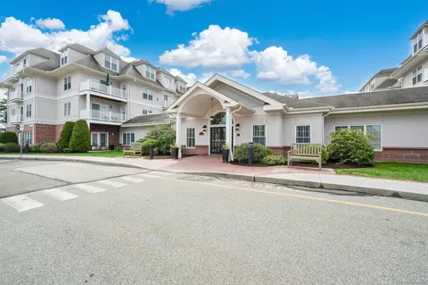 237 Fern St #209E, West Hartford, CT 06119