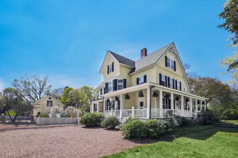 57 Main St, Ridgefield, CT 06877