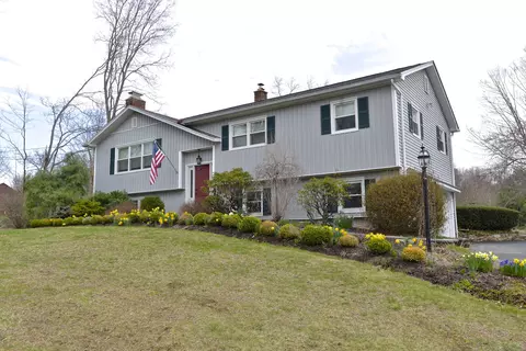 665 Jeremy Swamp Rd, Southbury, CT 06488