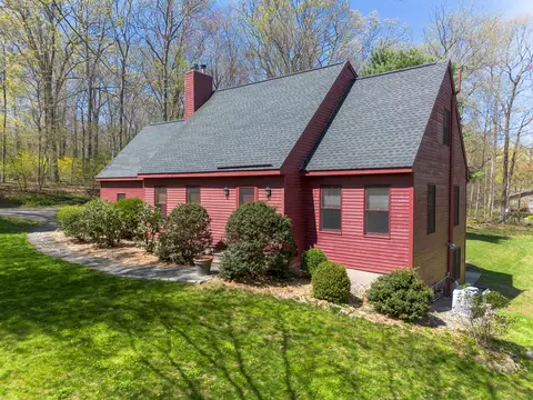 12 Stephen Ct, Prospect, CT 06712