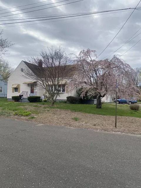 59 Roosevelt Dr, Ansonia, CT 06401