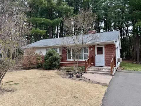30 Chestnut Dr, Windsor, CT 06095