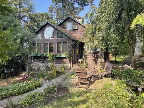 5 Ridge Rd, New Fairfield, CT 06812