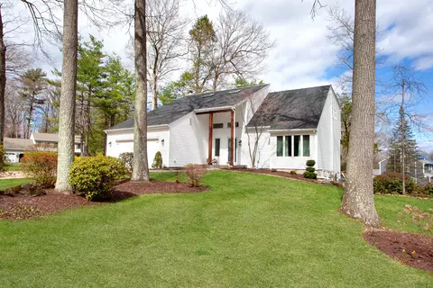 34 Michael Dr, Farmington, CT 06032