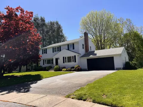24 Abby Ln, Hamden, CT 06514