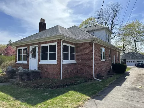 44 Miner Ave, Waterford, CT 06385